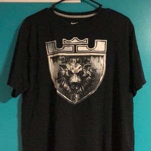 Nike LeBron Tee size L